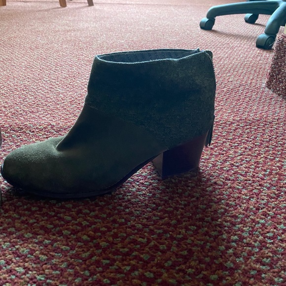 Tom’s Green Booties - Picture 2 of 3